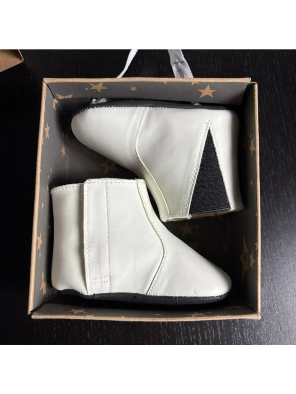 JUJUBE Size 2 White Soft Sole Baby Girl Booties Boots Eco Steps Vegan NEW